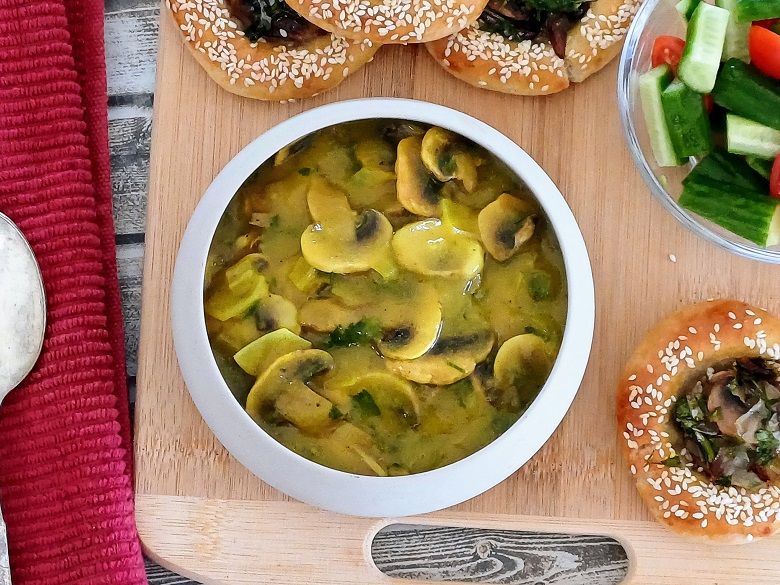 Mushroom sauce for bourekas