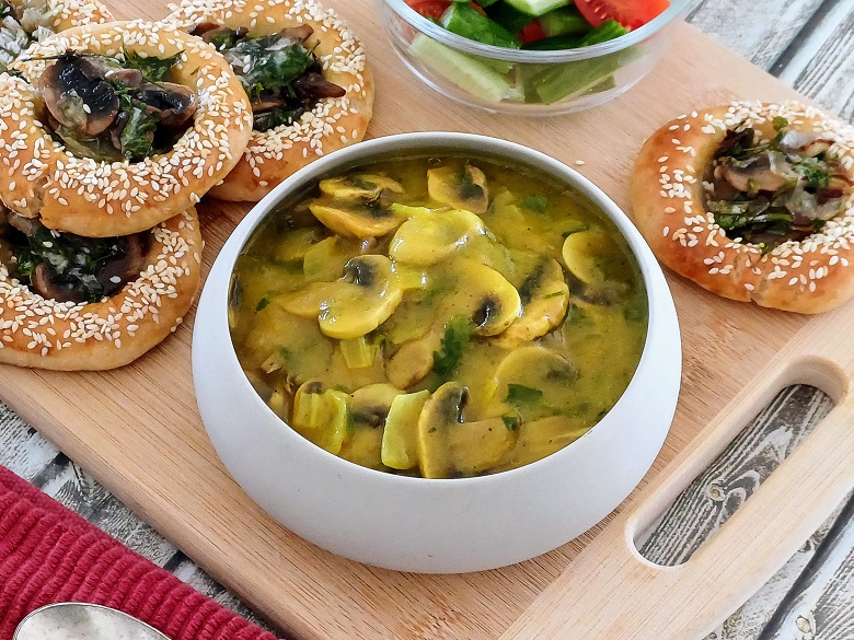 Mushroom sauce for bourekas