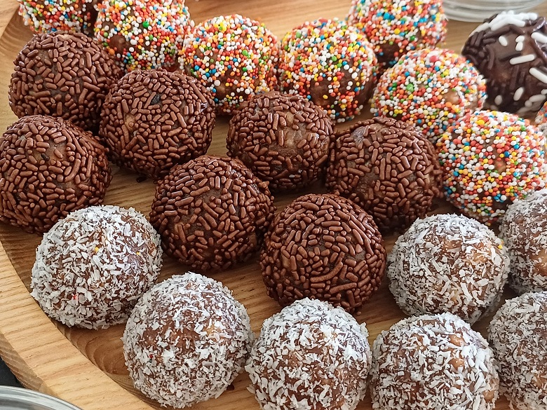 Chocolate Balls that Kids Love Chocolate Balls that Kids Love