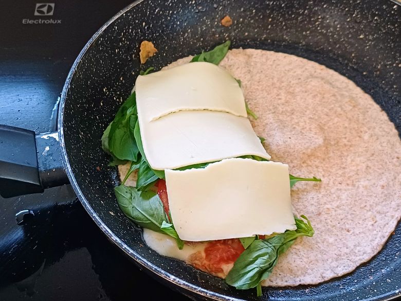 Tuna Quesadilla: Perfect with Melted Cheese Tuna Quesadilla: Perfect with Melted Cheese