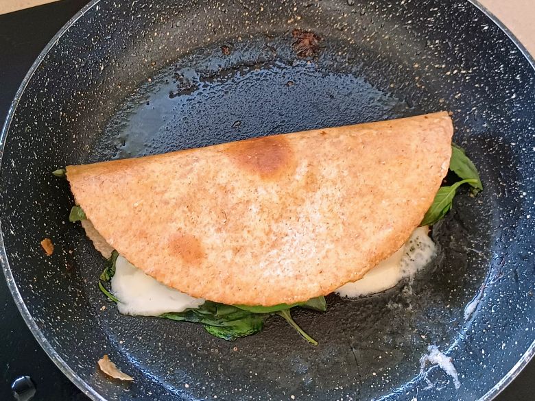 Tuna Quesadilla: Perfect with Melted Cheese Tuna Quesadilla: Perfect with Melted Cheese