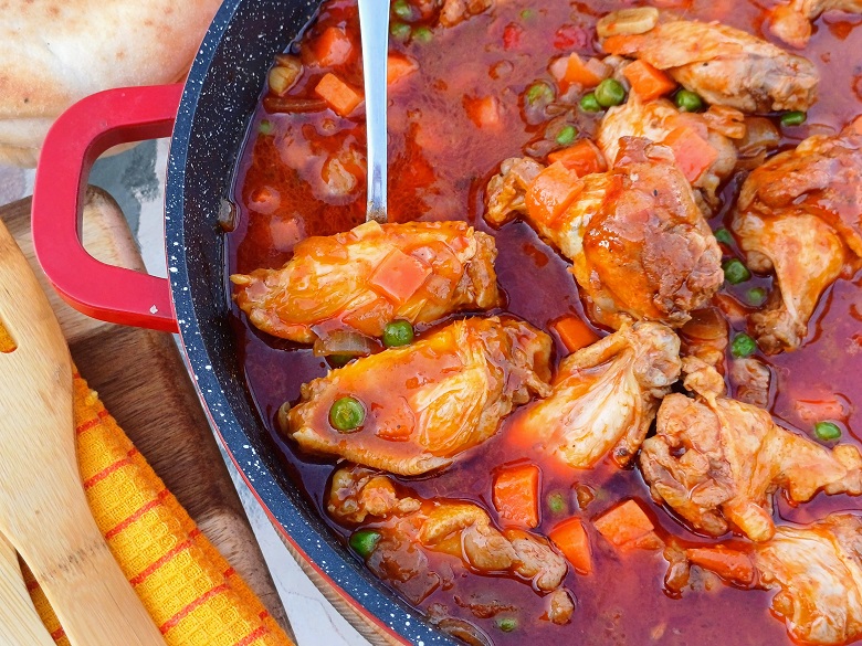 Chicken Wings with Peas and Carrots