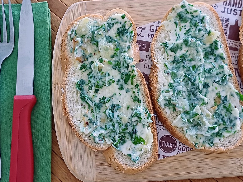 Quick Cheesy Garlic Bread