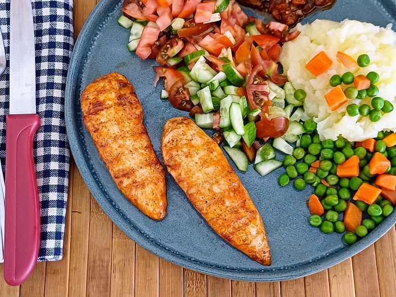 Healthy Chicken Breast & Peas (350 Cal)