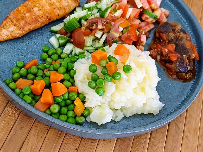 Healthy Chicken Breast & Peas (350 Cal) Healthy Chicken Breast & Peas (350 Cal)