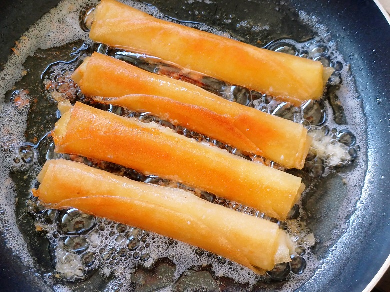 Quick & Easy Crispy Cheese Rolls