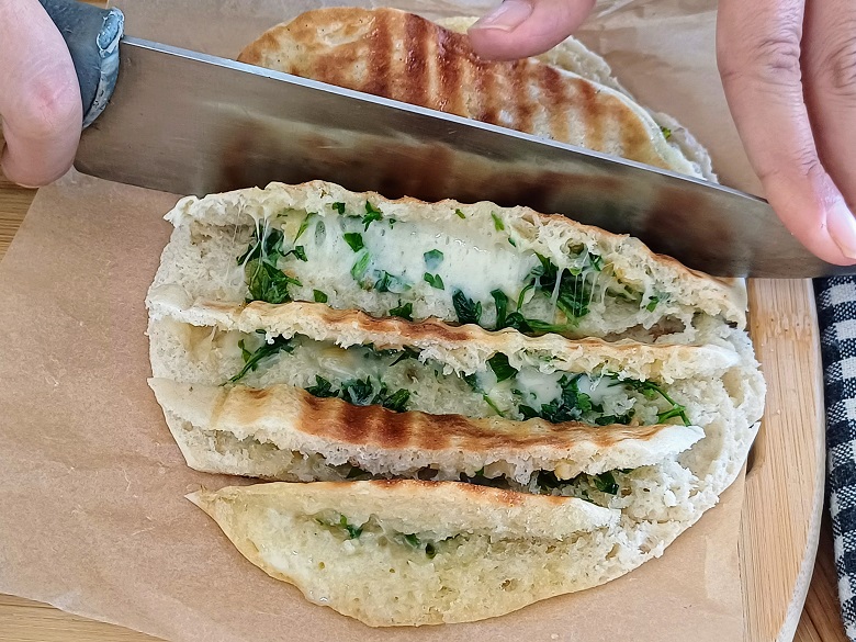 Quick Cheesy Garlic Bread