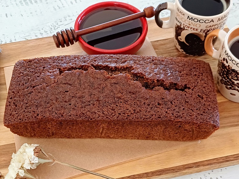 Easy Moist Honey Cake