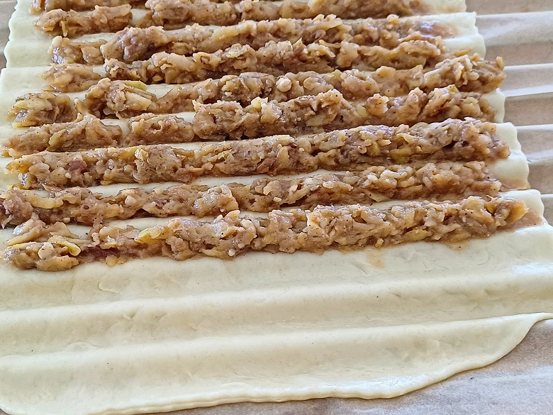 Easy Apple Strudel Recipe