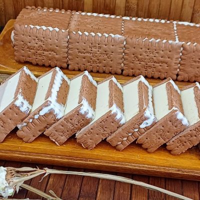 Easy Chocolate Mousse Cake