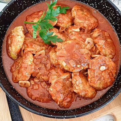 Chicken meatball in sauce