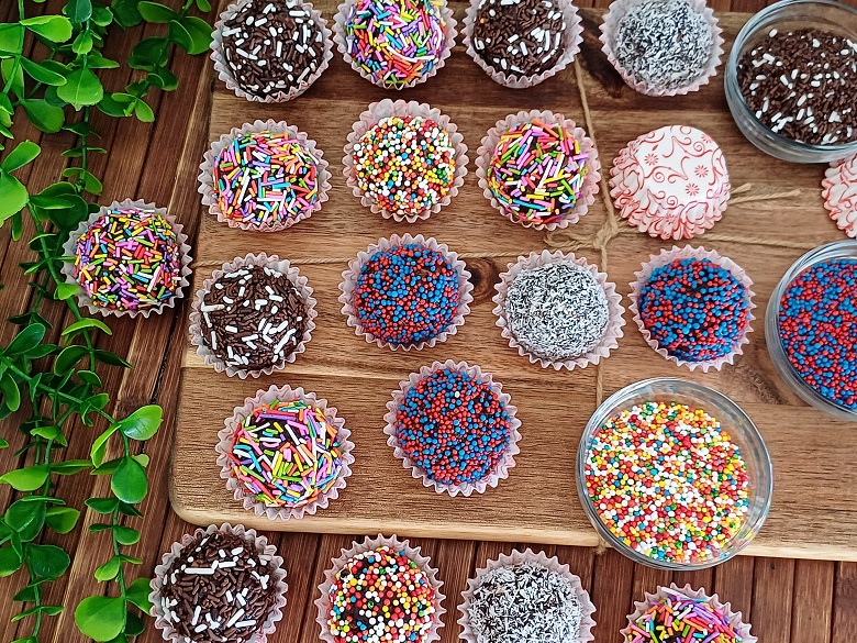 Chocolate balls tahini