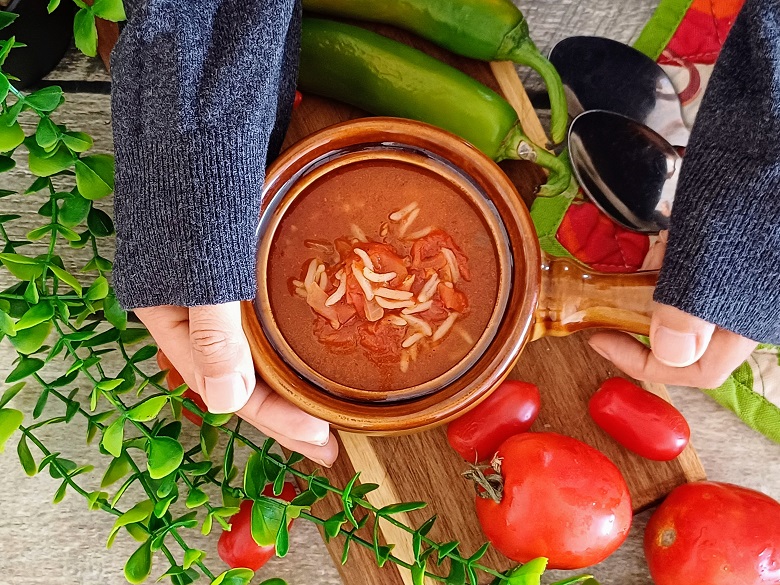 Old-Fashioned Tomato & Rice Soup