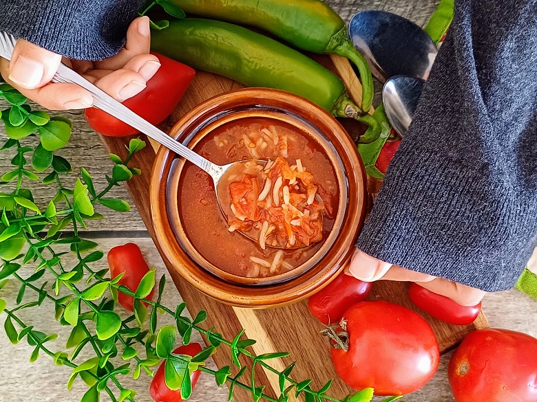Old-Fashioned Tomato & Rice Soup
