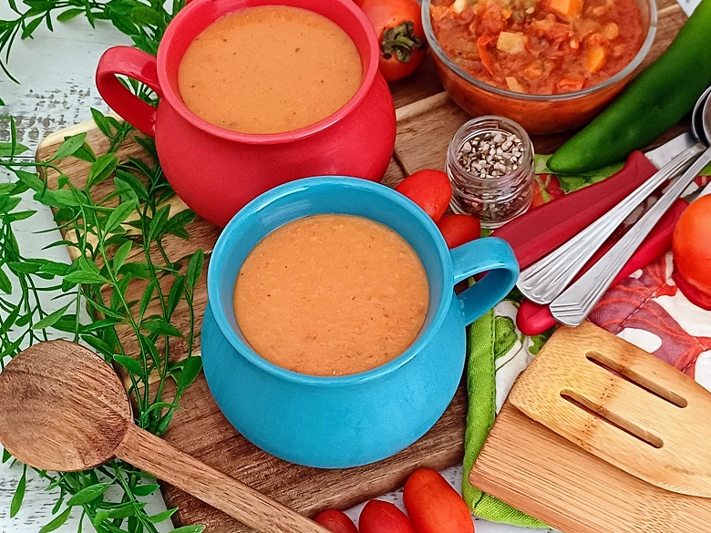 Homemade Tomato Soup (Fresh Tomatoes) {Easy & Fast}