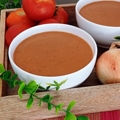 Easy Creamy Roasted Garlic Tomato Soup
