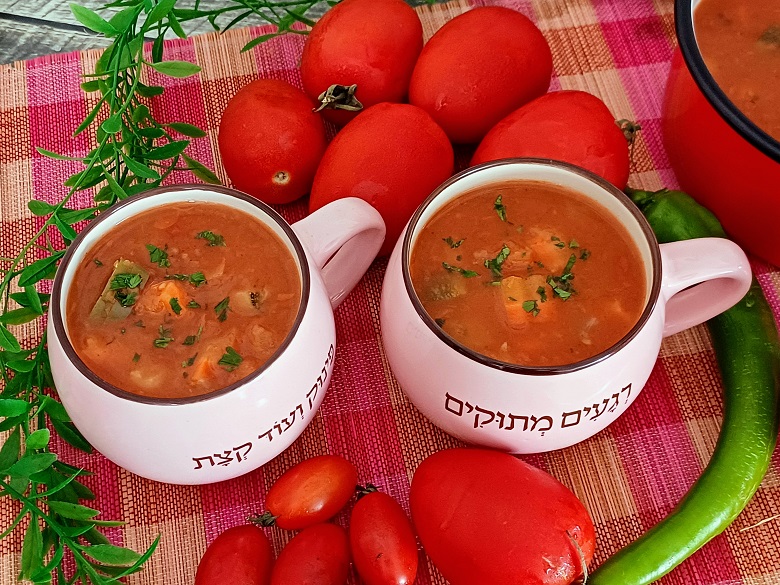 Tomato Soup With Vegetables