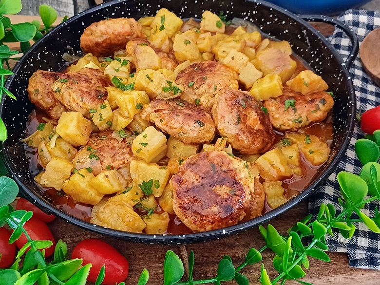 Chicken Meatballs In Yellow Sauce