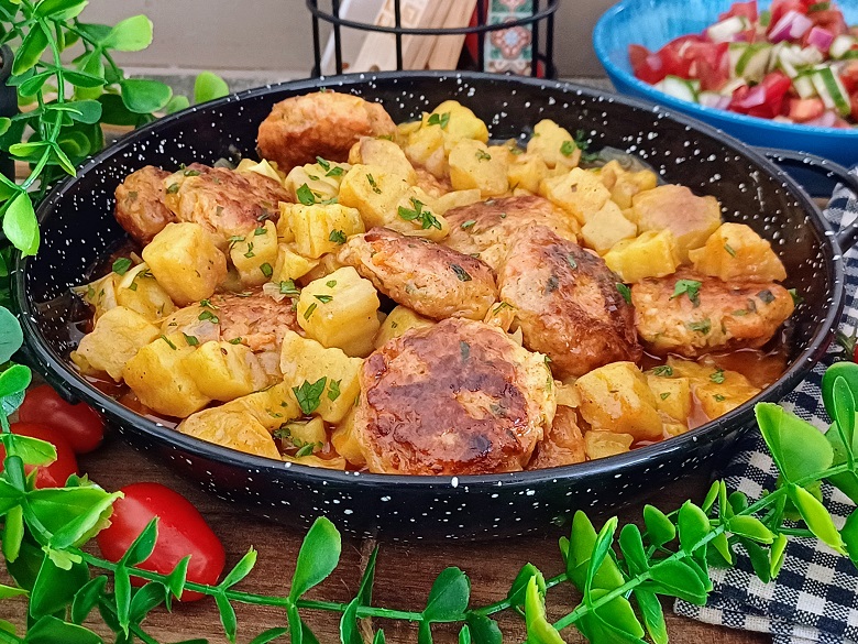 Chicken Meatballs In Yellow Sauce