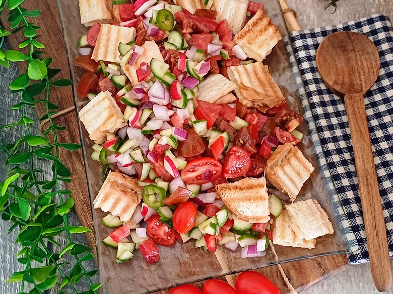 Easy Tomato Salad on Toast