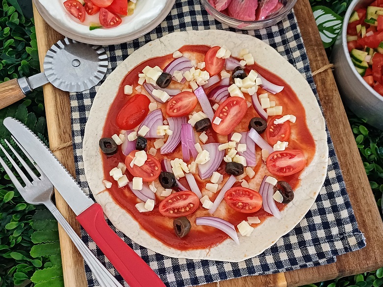 Easy Tortilla Pizza Recipe