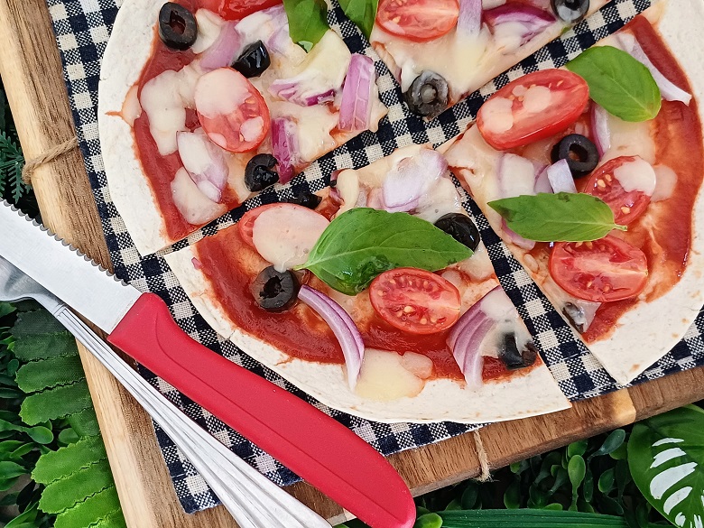 Easy Tortilla Pizza Recipe