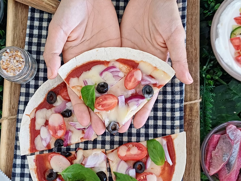 Easy Tortilla Pizza Recipe