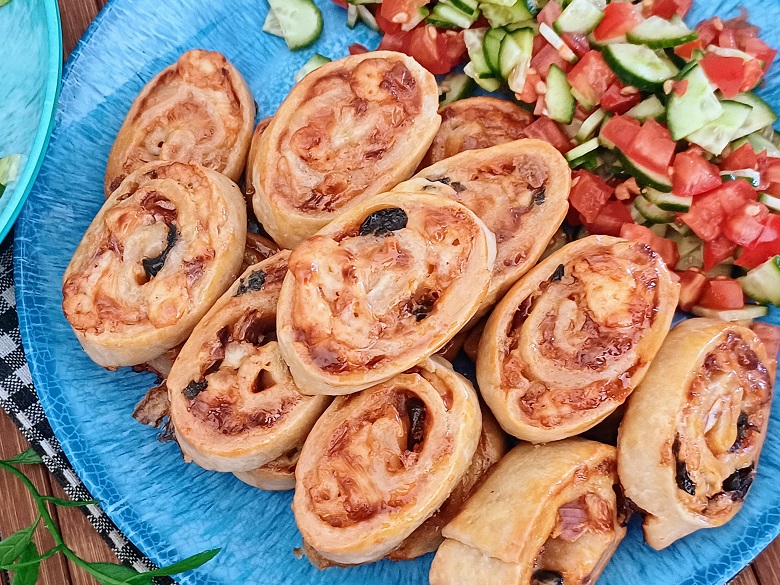 Yeast-Free Pizza Pinwheels 