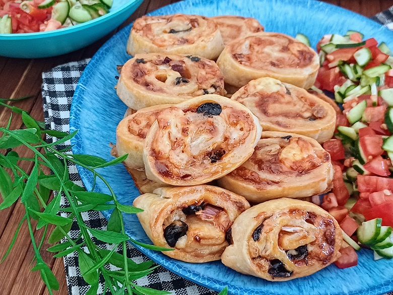 Yeast-Free Pizza Pinwheels 