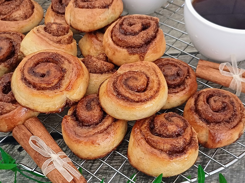 Dairy-Free Cinnamon Rolls
