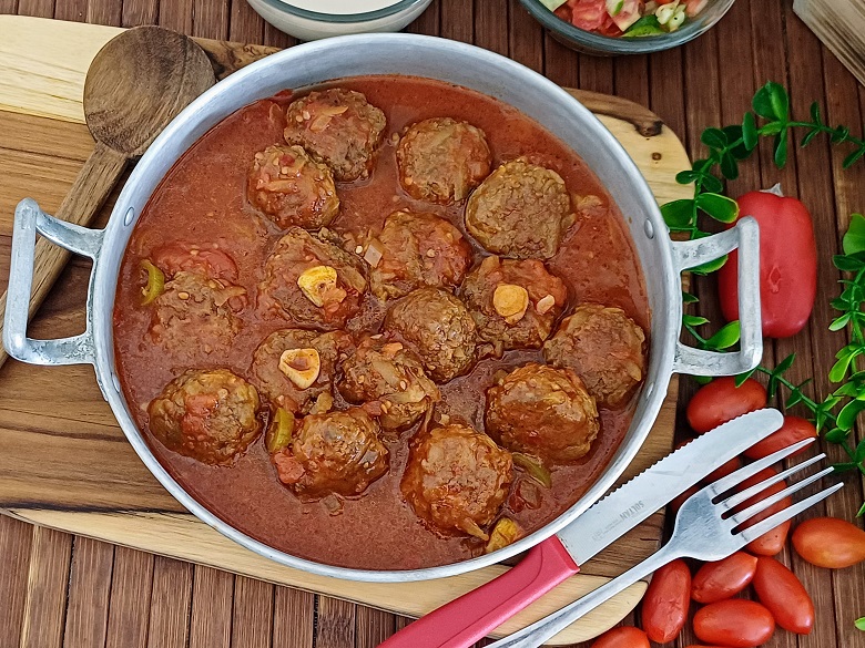 Meatballs in Tomato Sauce