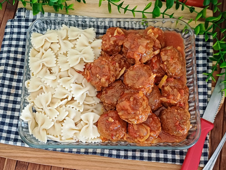Easy Spaghetti and Meatballs Recipe