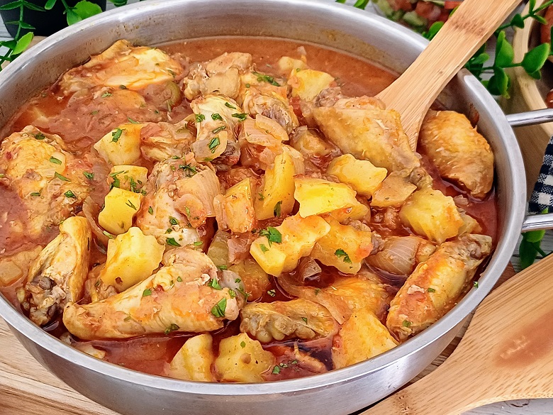 Chicken Wings with Potatoes recipe