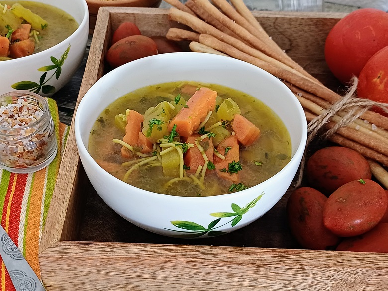 Vegetable Soup With Noodles
