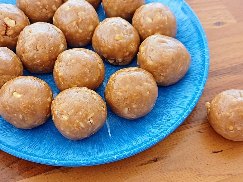 No-Bake Peanut Butter Balls (Dairy-Free/Parve)