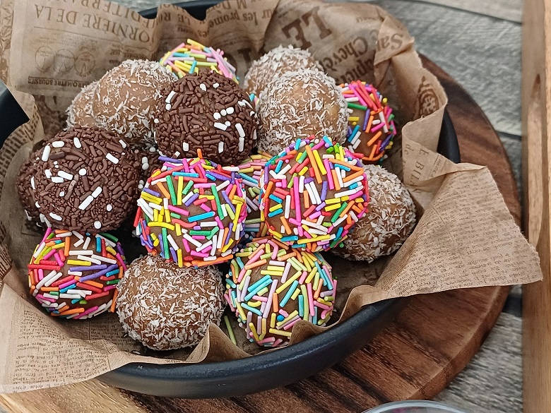 Parve Tahini and Biscuit Energy Balls: Easy 5-Minute Recipe