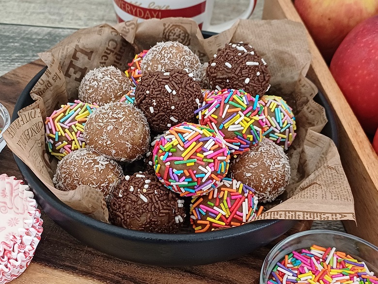 Parve Tahini and Biscuit Energy Balls: Easy 5-Minute Recipe