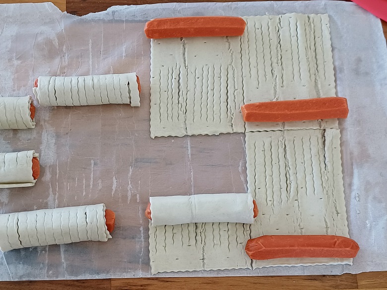 Pigs in a Blanket Express: Easy Puff Pastry Sausage Rolls