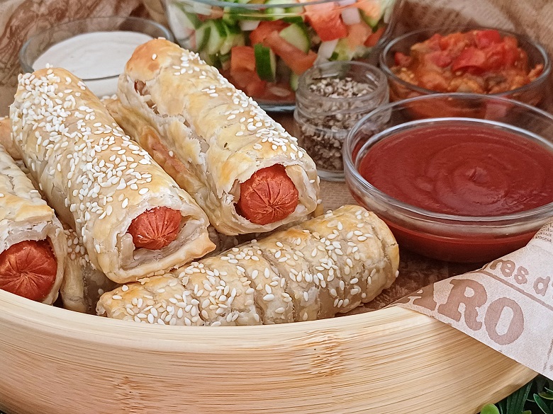 Pigs in a Blanket Express: Easy Puff Pastry Sausage Rolls