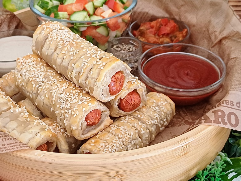 Pigs in a Blanket Express: Easy Puff Pastry Sausage Rolls