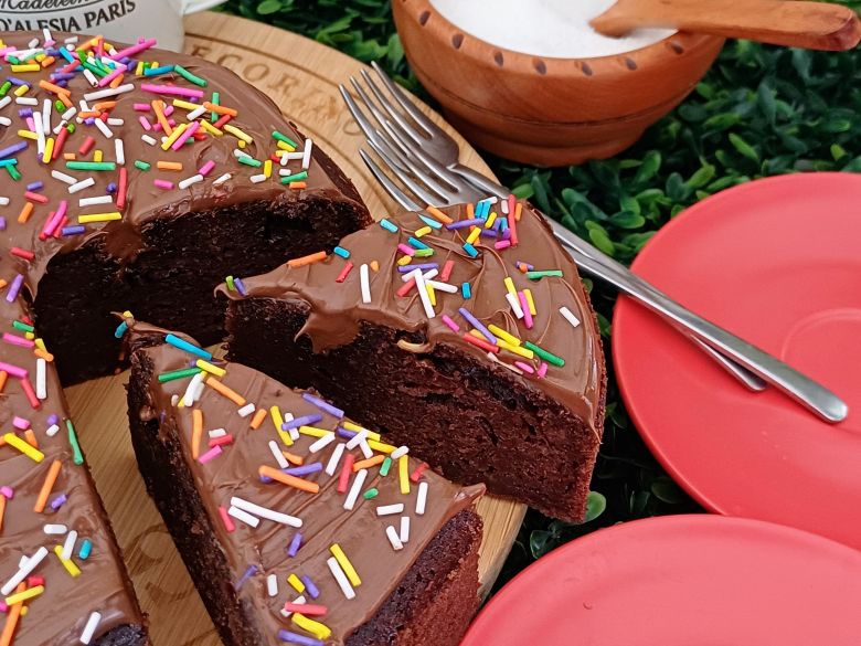 Super Moist Chocolate Loaf Cake