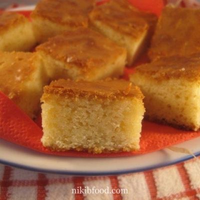 WHITE CHOCOLATE BLONDIES
