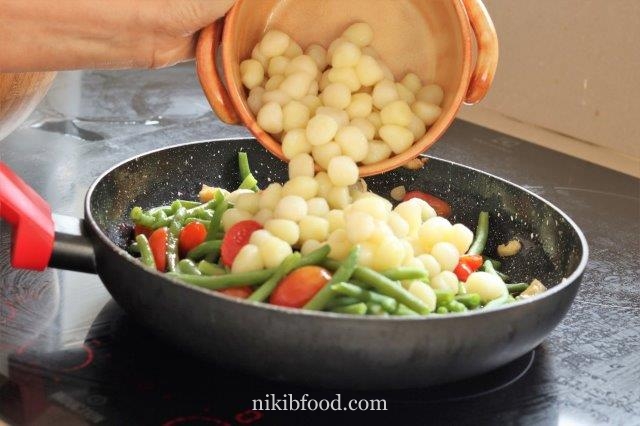 Gnocchi with green beans 