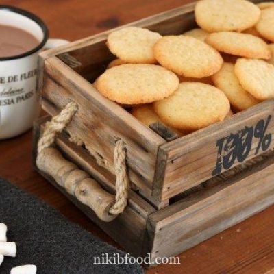 Simple vanilla cookies