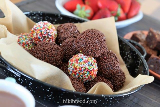 Colored chocolate balls