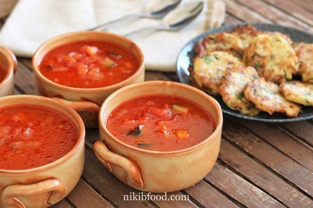 Tomato soup with vegetables