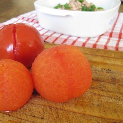 How to blanch tomatoes ?