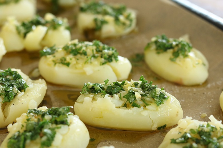 Crispy Garlicky Smashed Potatoes