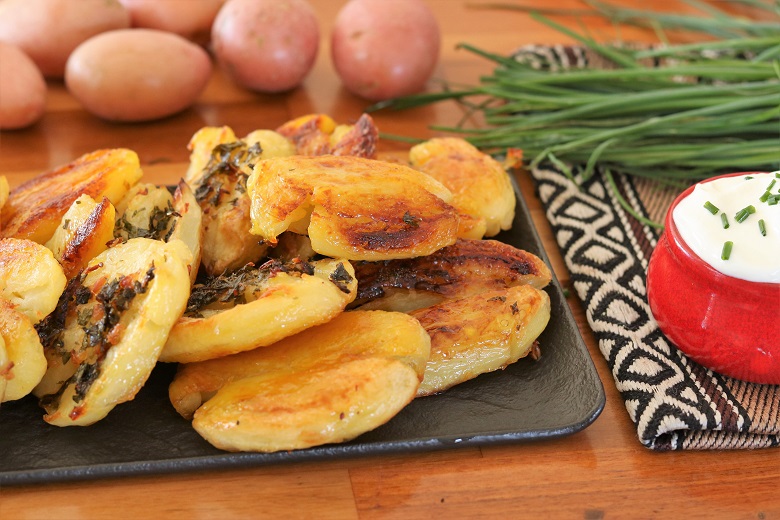 Crispy Garlicky Smashed Potatoes
