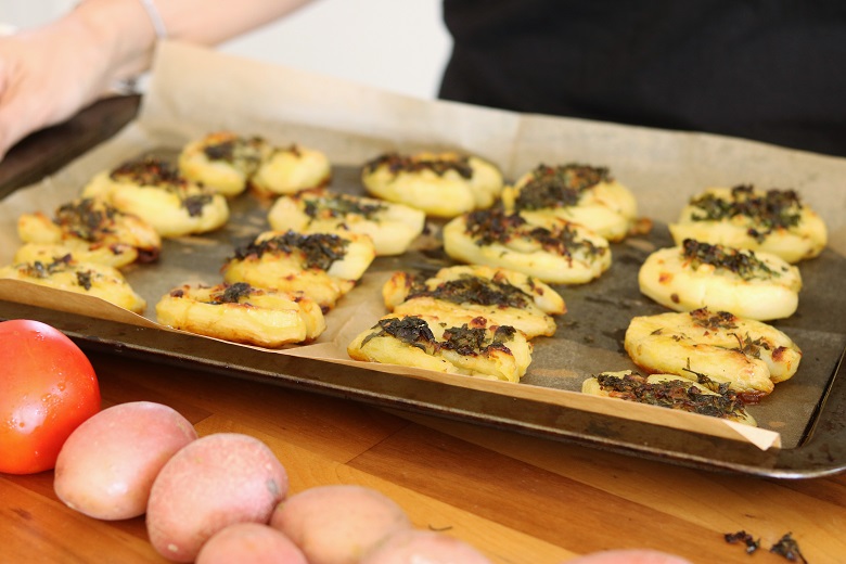 Crispy Garlicky Smashed Potatoes